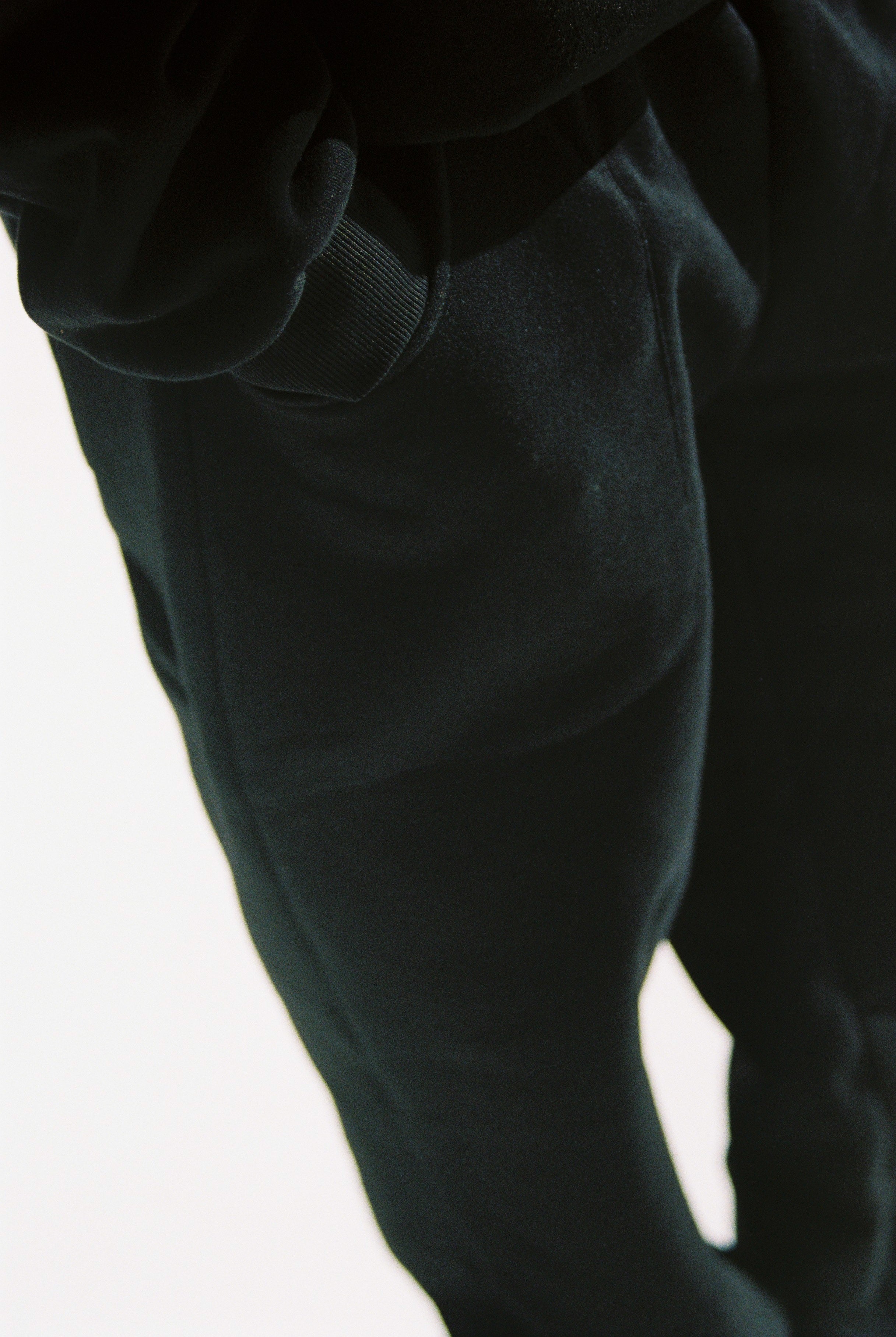 CAPSULE SWEATPANTS - BLACK