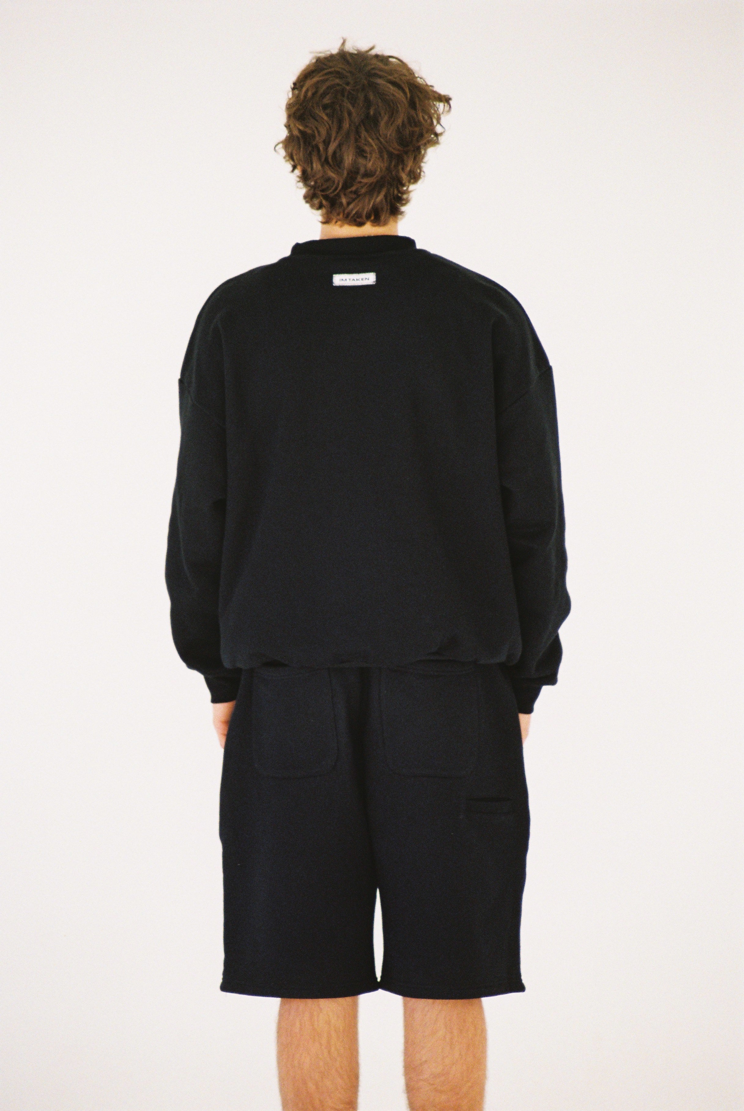 CAPSULE CREW - BLACK