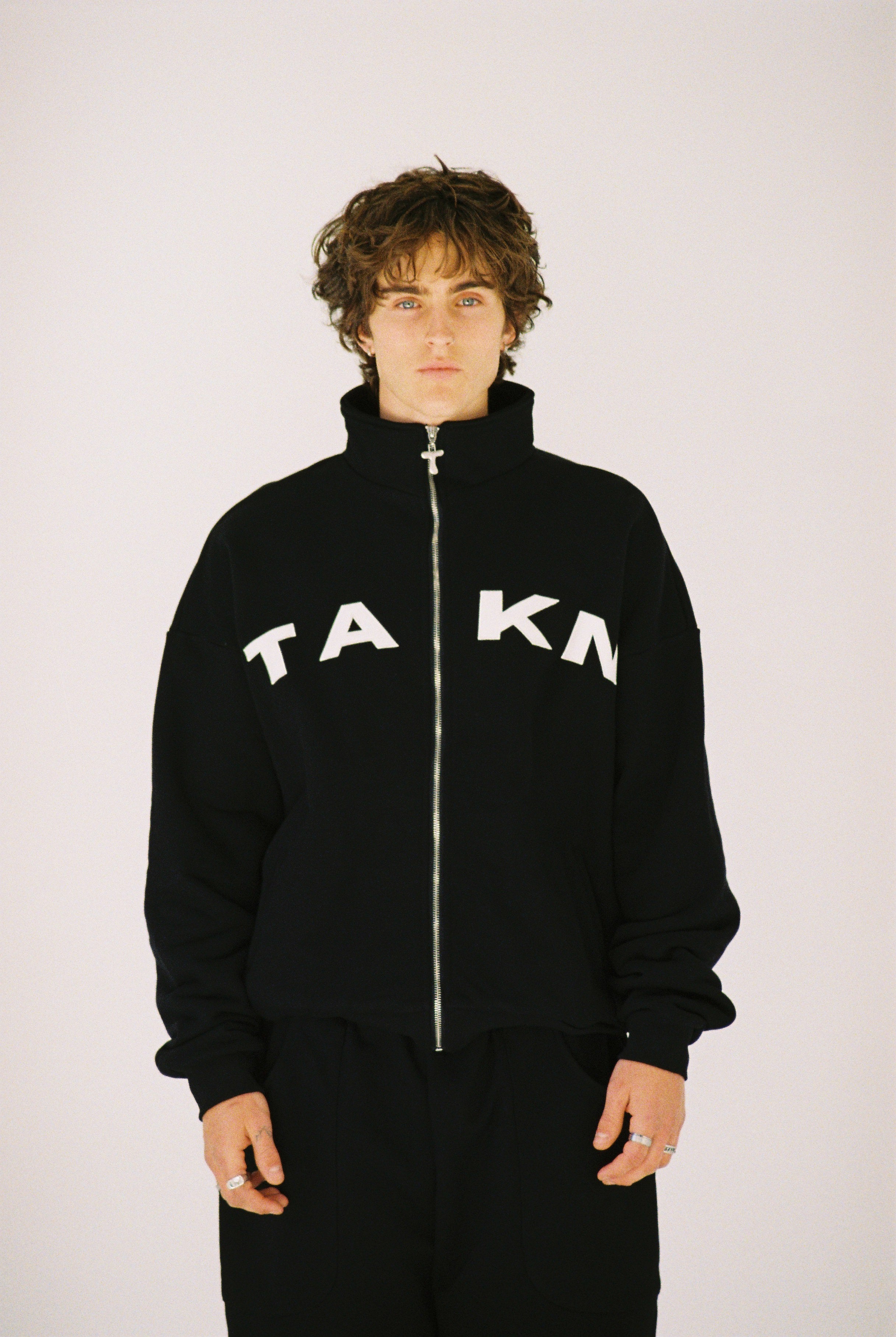 TKN ZIP - BLACK