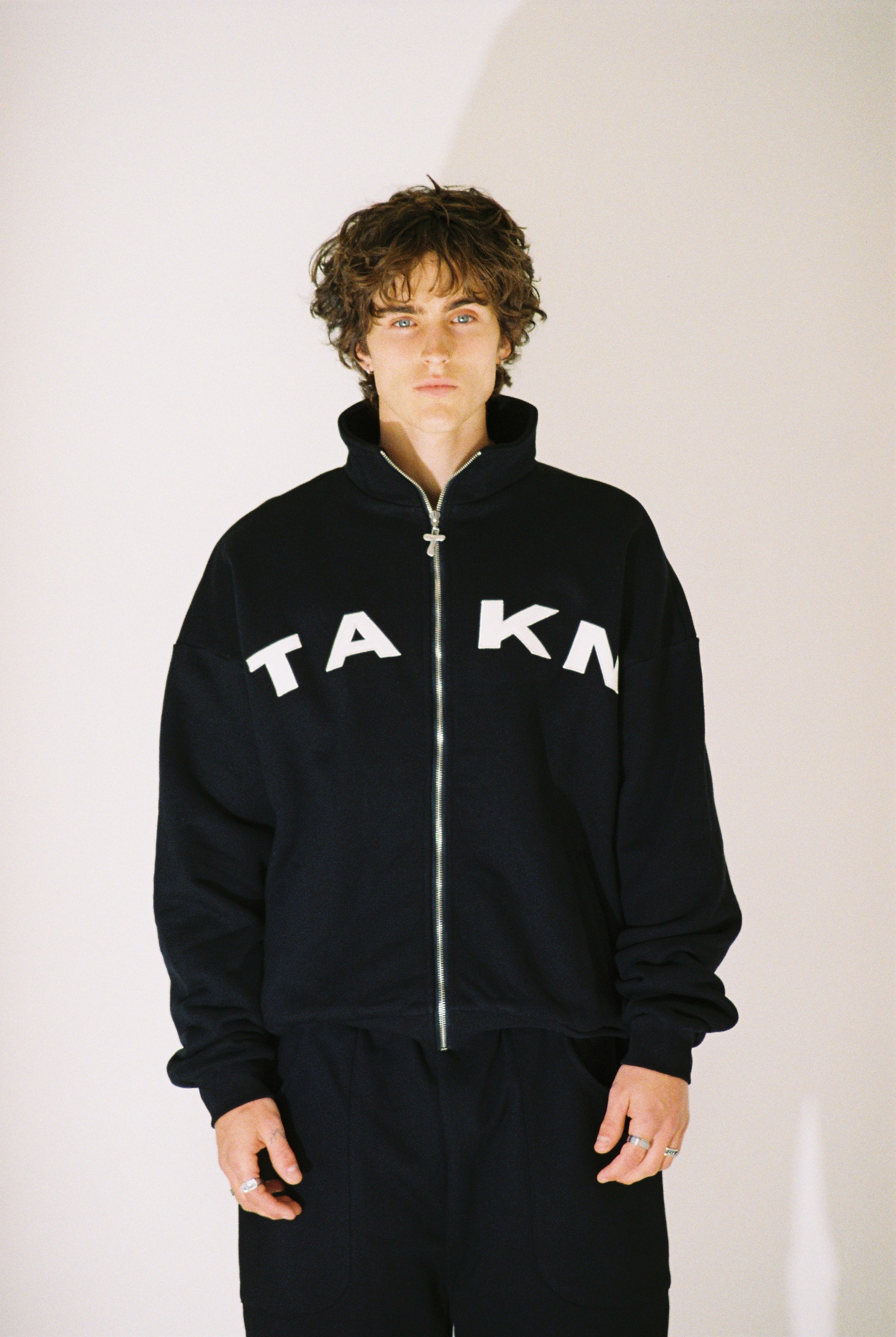 TKN ZIP - BLACK