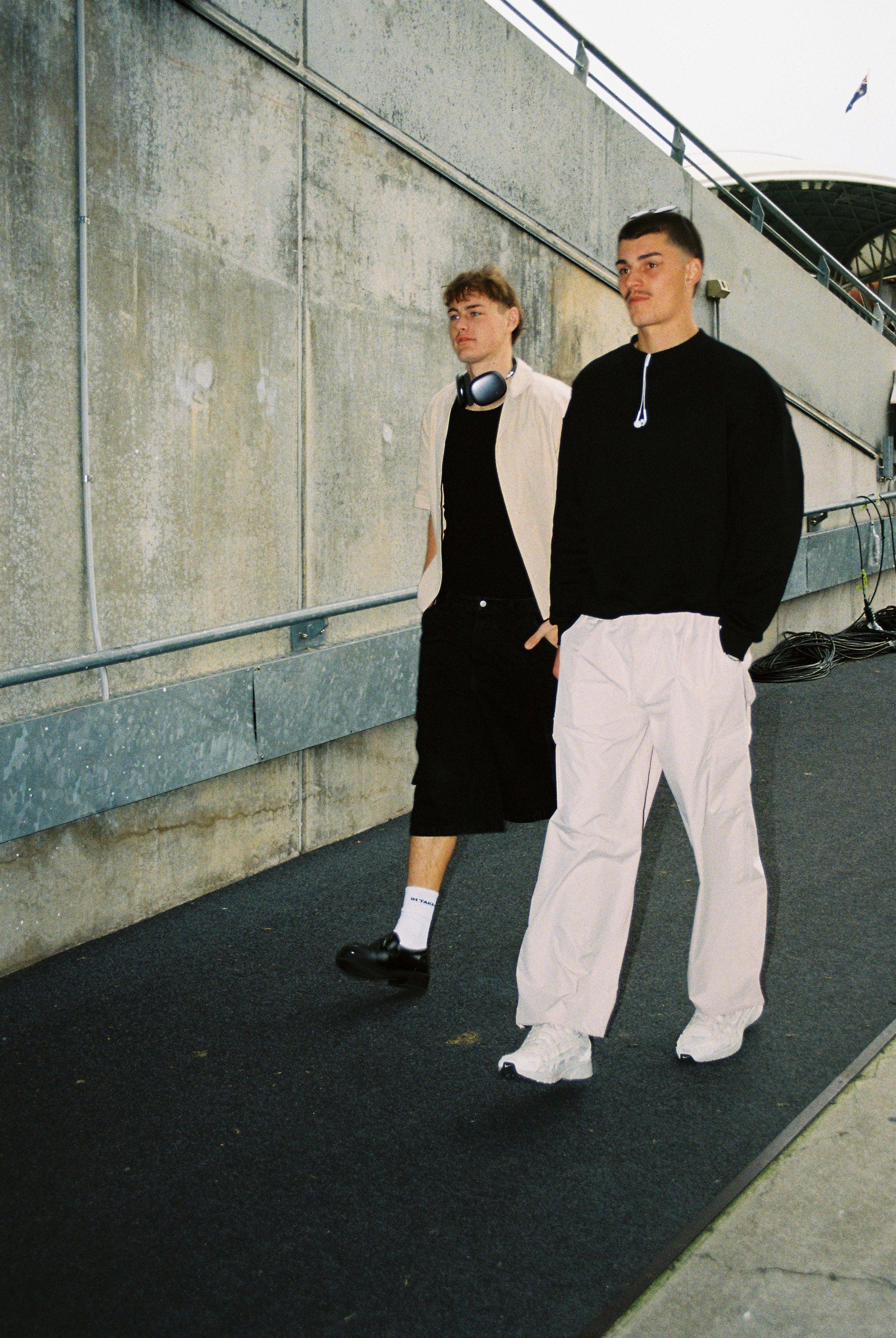 PARACHUTE PANTS - BEIGE