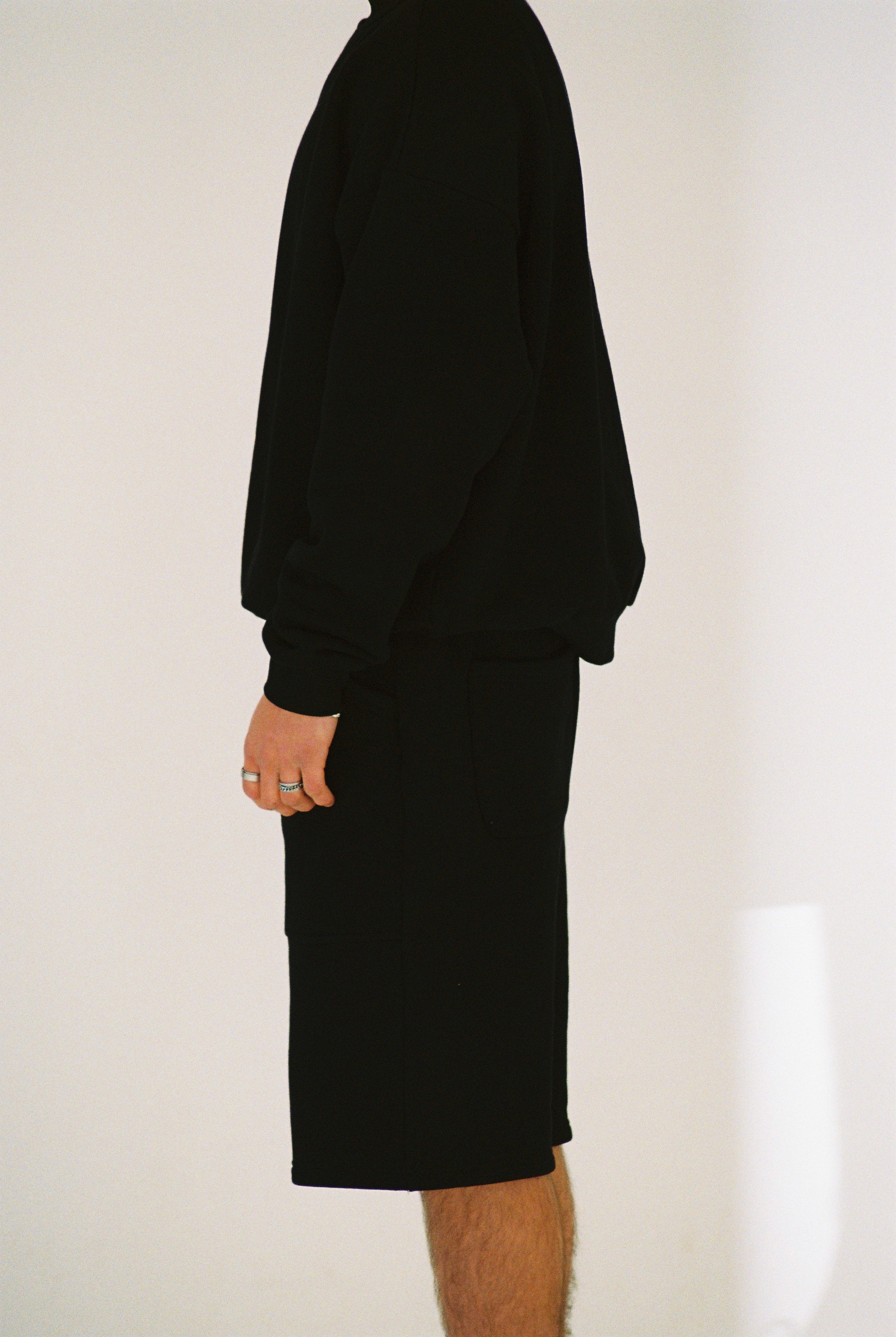 CAPSULE SWEAT SHORTS - BLACK