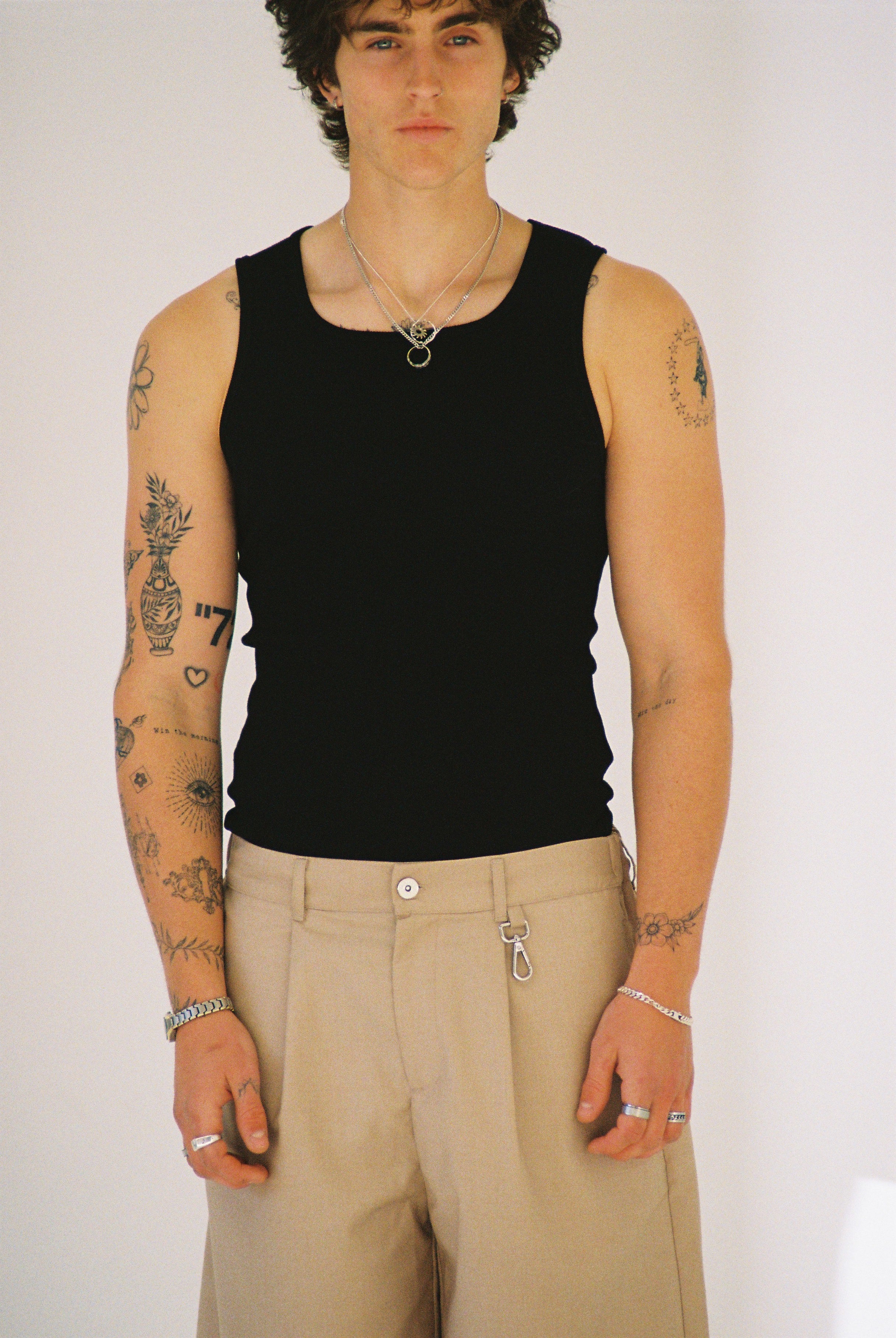 PLEATED UTILITY SHORTS - BEIGE