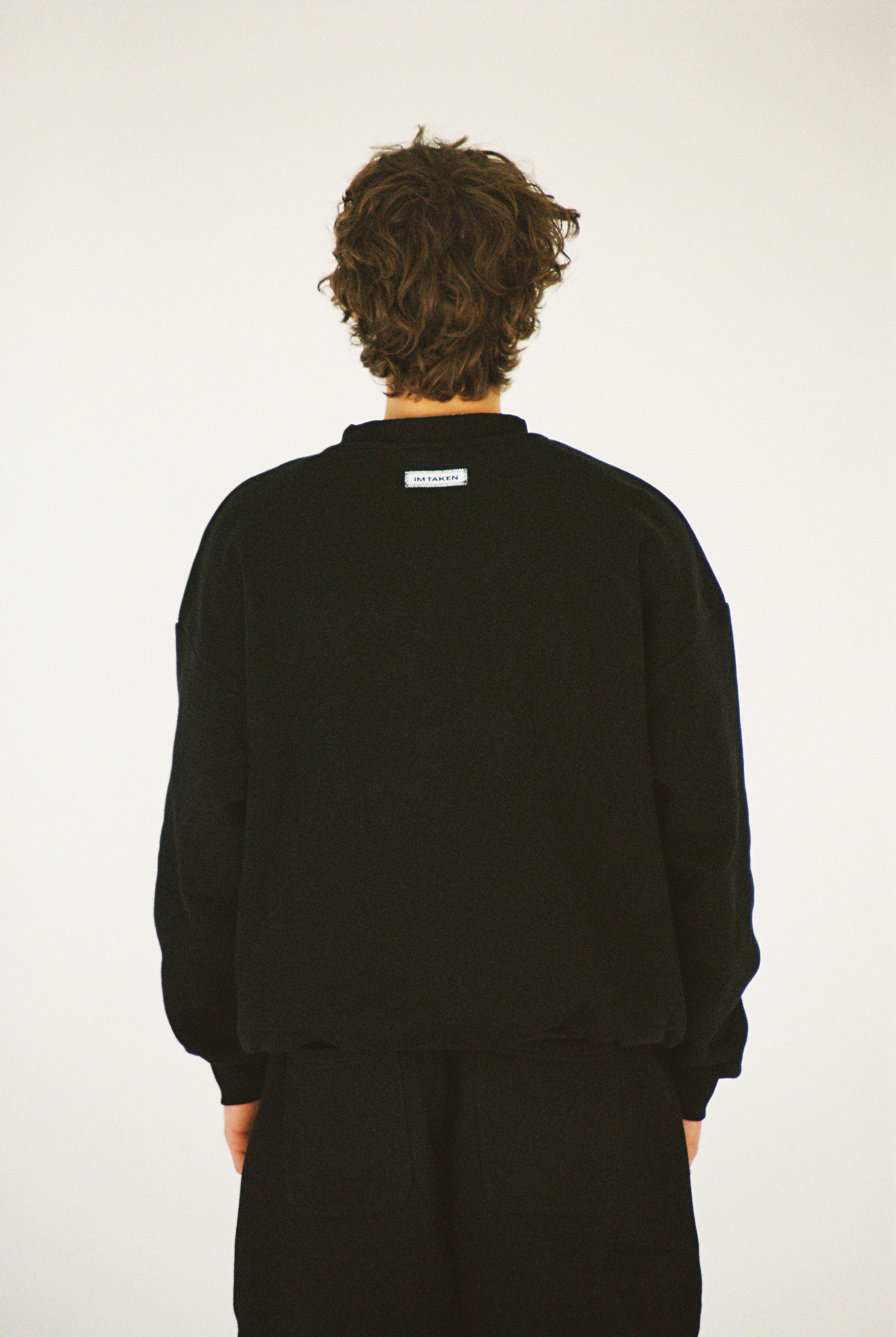 CAPSULE CREW - BLACK