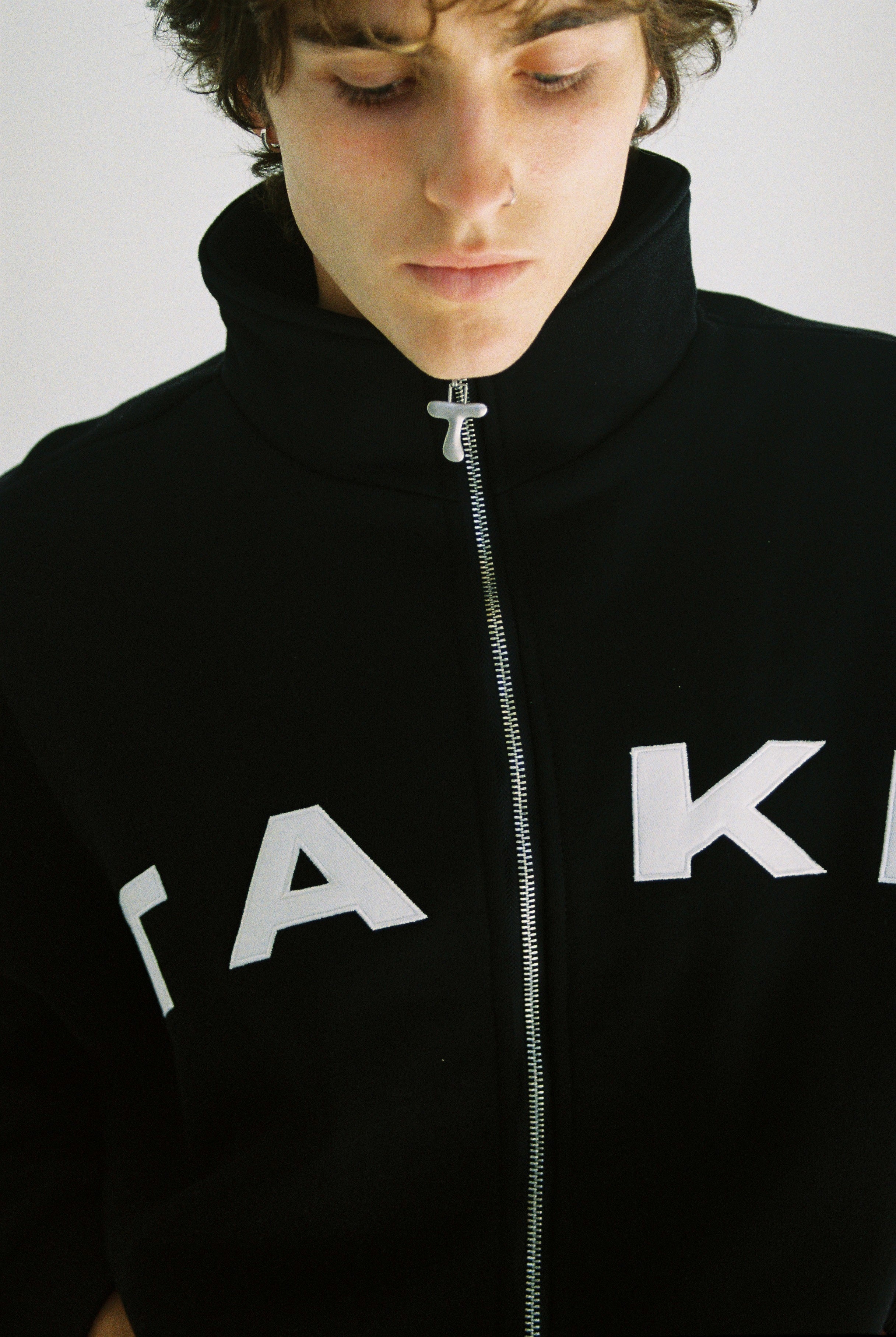 TKN ZIP - BLACK