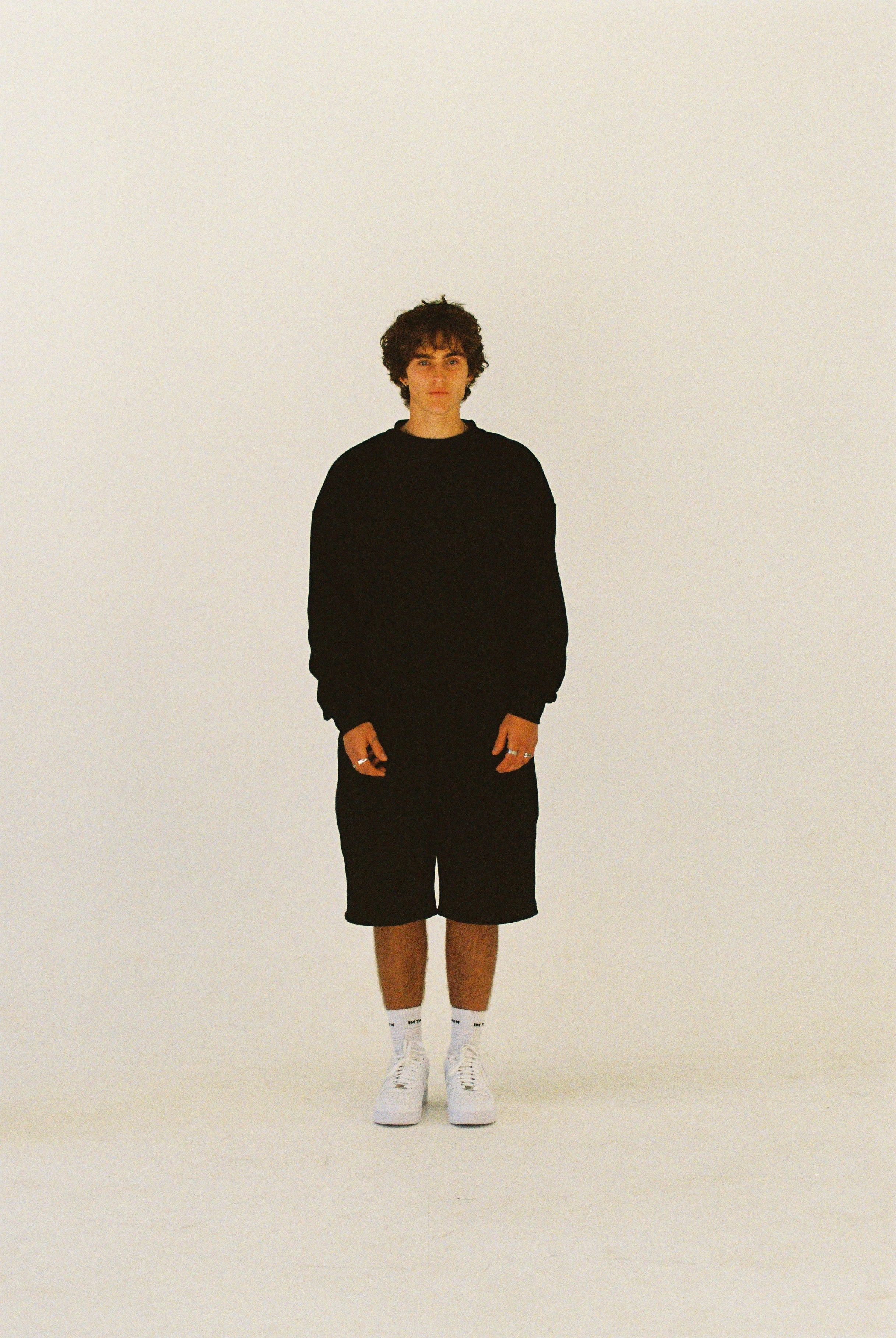 CAPSULE SWEAT SHORTS - BLACK